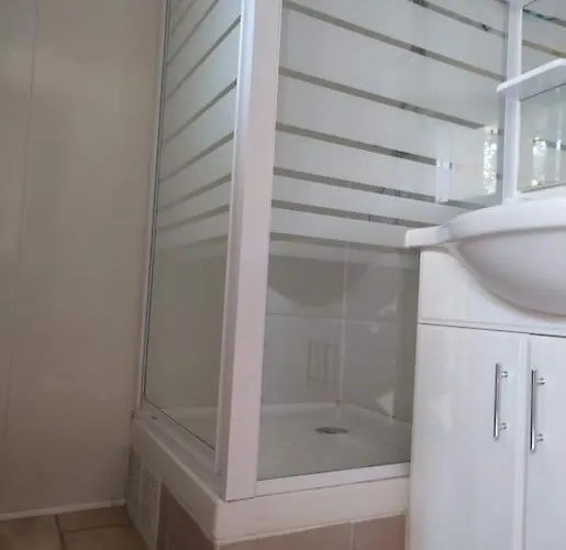 Apartamento T 1 Avec Terrasse Face Rivière à 1 Min Des Thermes *